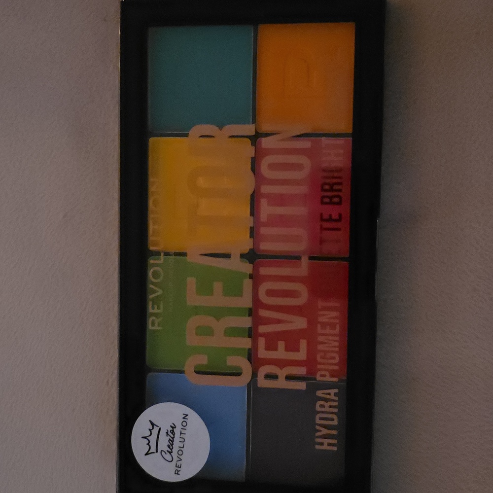 Revolution Creator Hydra Pigment Palette - Multicolor